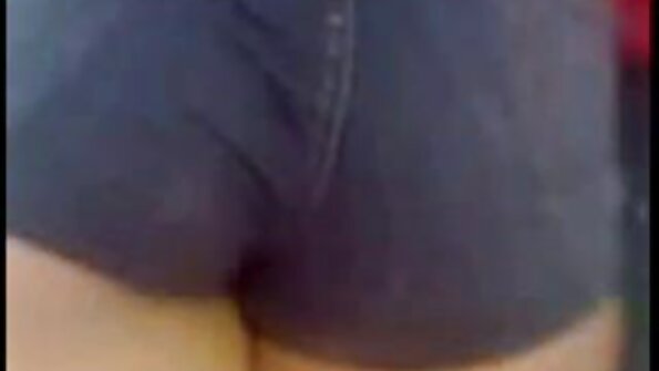Porno diva s krokarskimi lasmi navdušuje z osupljivimi seksnimi veščinami