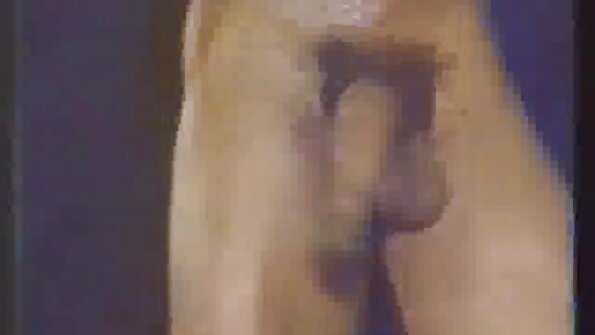 Seks z blond MILF in cumshot na dotakljivem dnu
