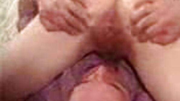 Evropsko MILF se doma zabije mladenič