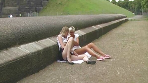 Blondinka omamlja ugotovi, koliko užitka daje podrejenost