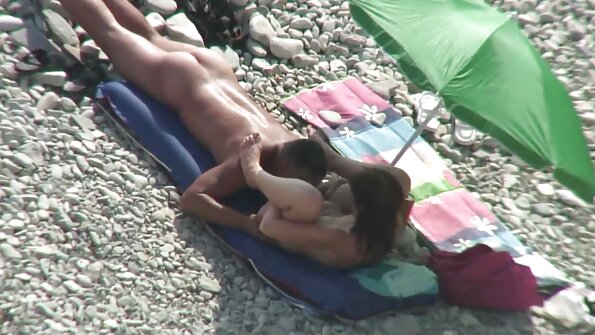 Zadovoljna ljubica je vesela, da prejme tako neverjetno fahanje